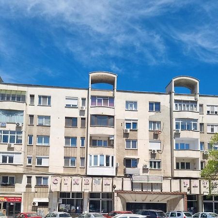 Garsoniera Craiova Centru Apartment Luaran gambar