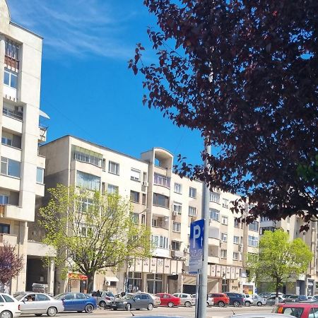 Garsoniera Craiova Centru Apartment Luaran gambar