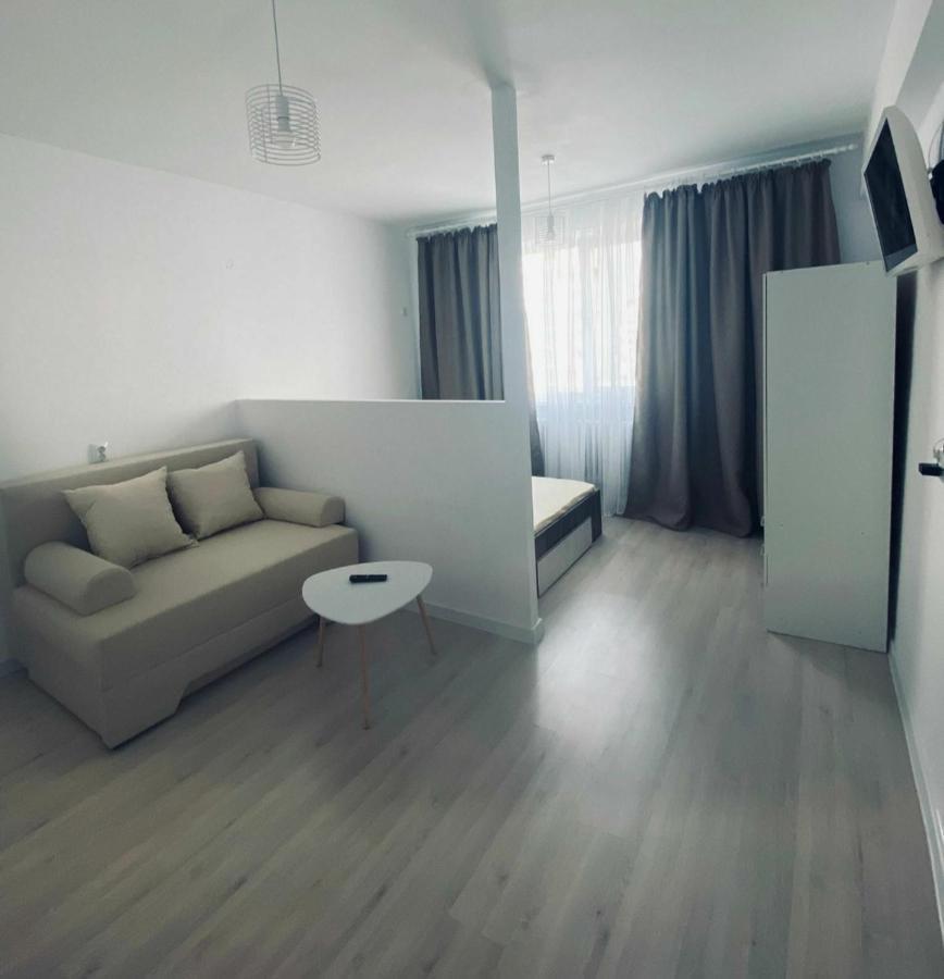 Garsoniera Craiova Centru Apartment Luaran gambar