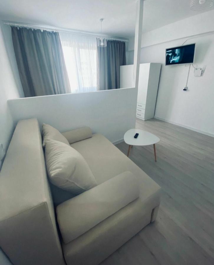 Garsoniera Craiova Centru Apartment Luaran gambar